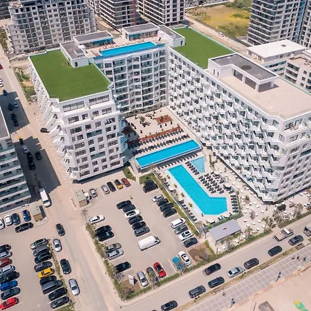 Royale Sundance 224 Infinity Pool & Mamaia Nord Navodari